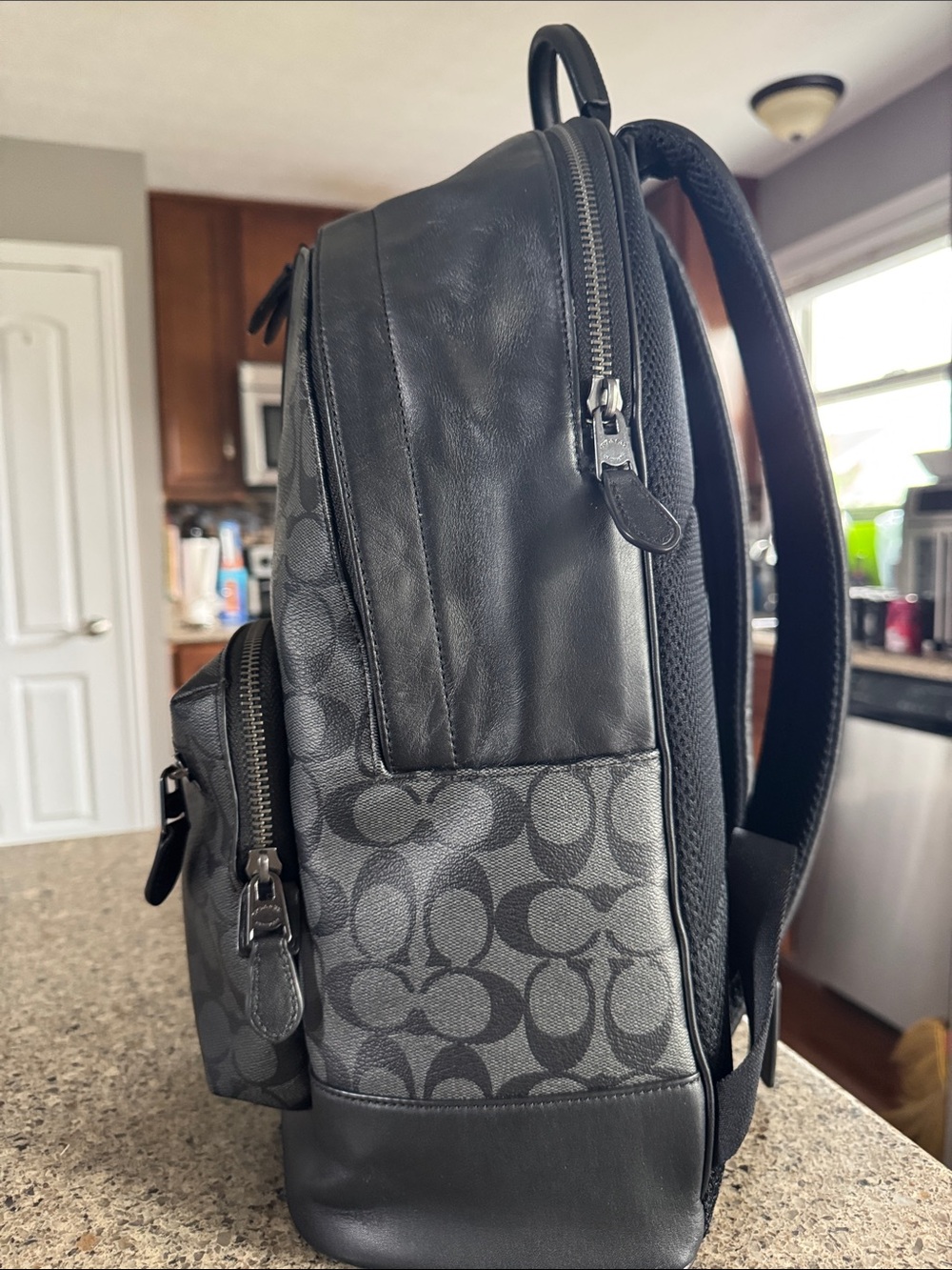 😎Coach Men's Signature Canvas Backpack in Gray !! EUC good condition 😎 - Picture 4 of 13